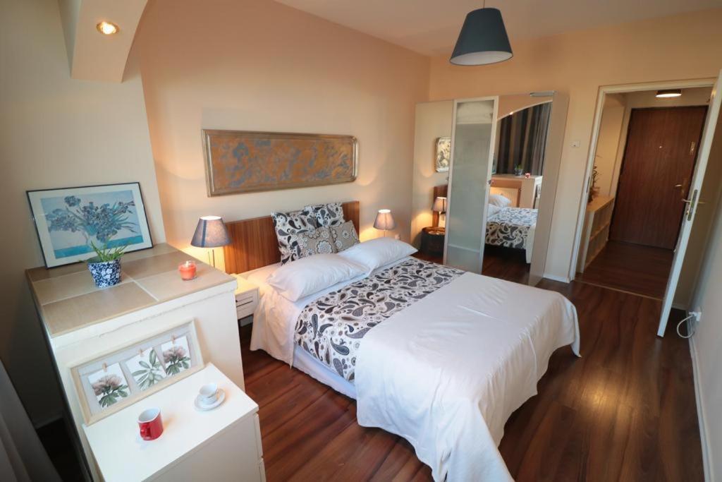 Eva Twin Apartments 布加勒斯特 外观 照片
